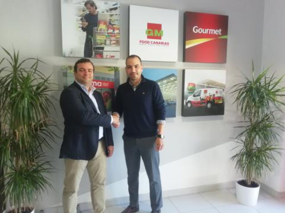 andres_rodriguez_presidente_de_familias_numerosas_y_jordi_arredondo_director_regional_de_gm_food_tras_la_firma_del_acuerdo