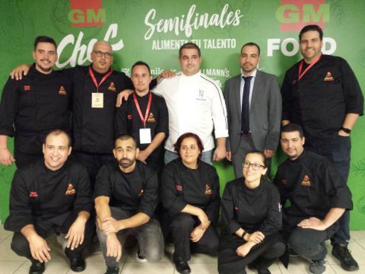 el_jurado_con_los_5_finalistas_canarios